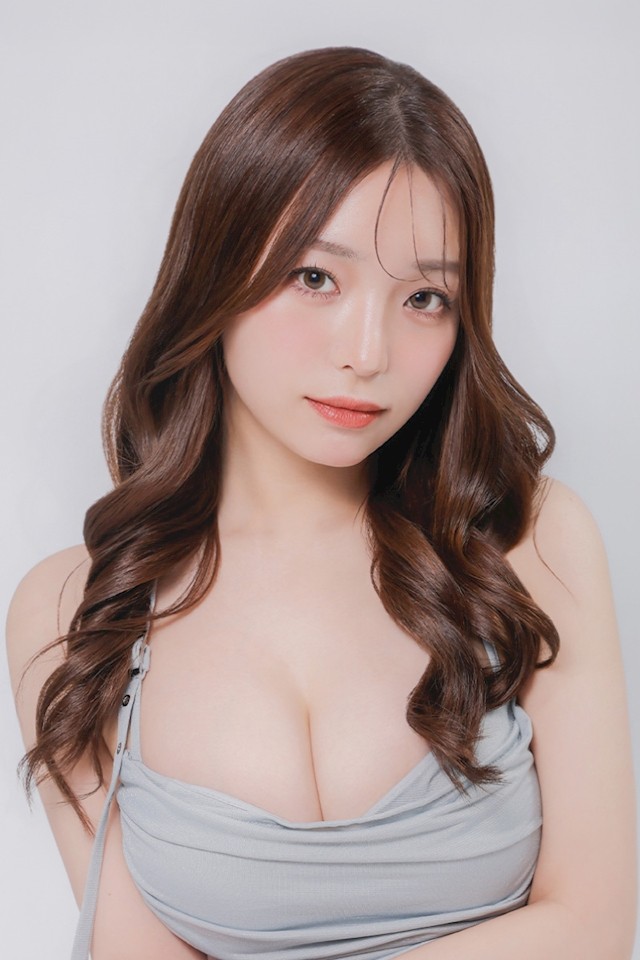 彩葉 ゆうみ